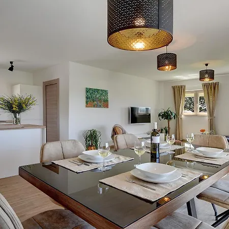 Modern In بولا