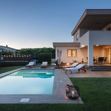 Modern In Villa *