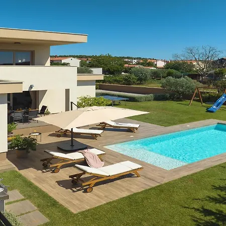 Modern In Villa Pula